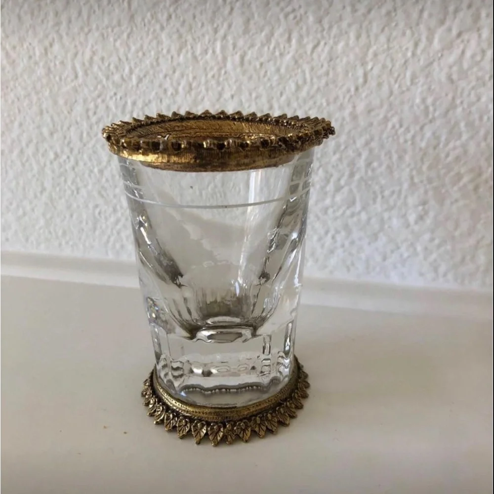 vintage antique vanity glass holder with gold metal filligree leaves - Picture 8 of 8